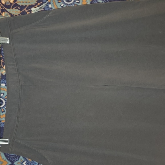 L.L. Bean Perfect Fit Straight Leg Med - Picture 2 of 7